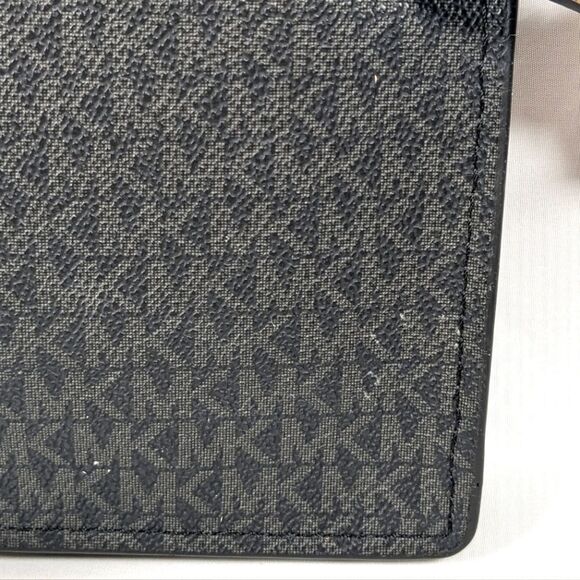 Michael Kors Belt Bag With Silver Tone Chain & A Michael Kors ID & Card Carrier - Picture 10 of 15